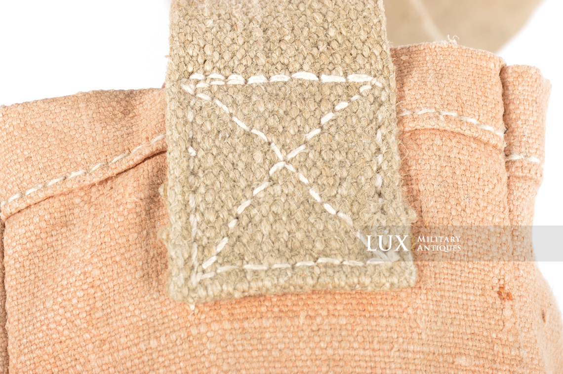 Late-war single tan MG34/42 ammunitions carrier bag - photo 17