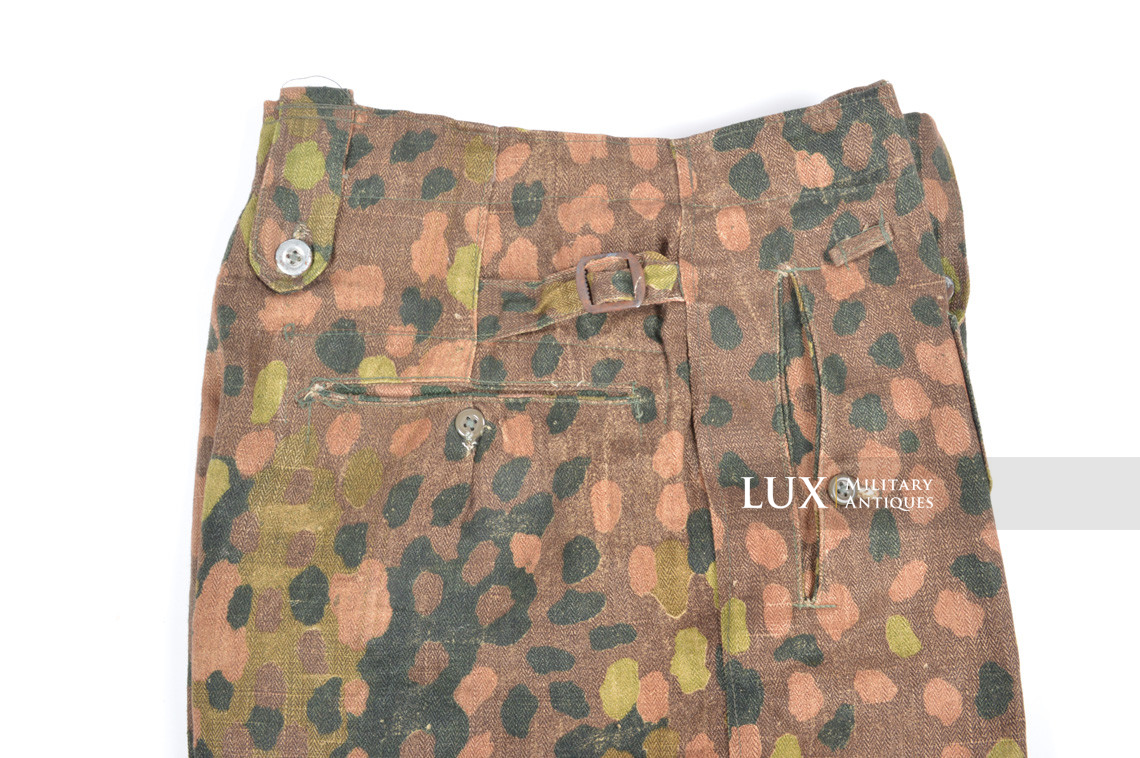 Unissued Waffen-SS M44 dot pattern camouflage combat trousers, RBNr « 0/1297/0079 » - photo 12