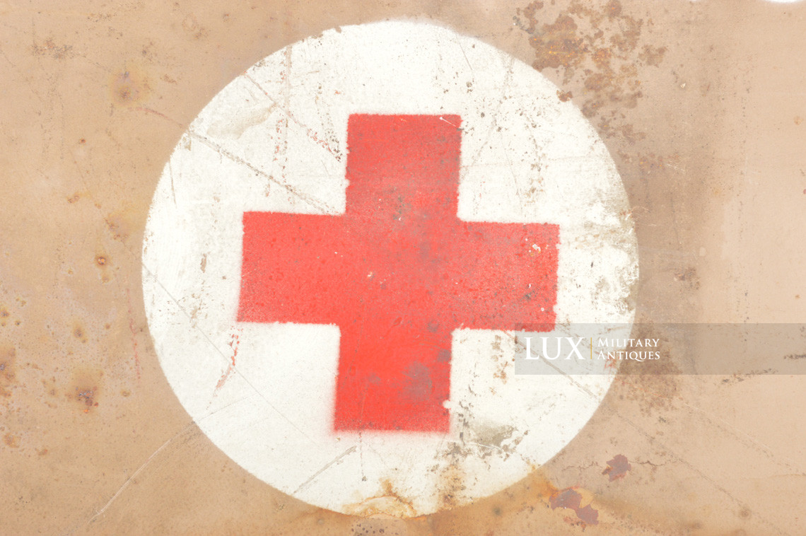 Late-war metal medics first aid box, « Verbandkasten » - photo 11