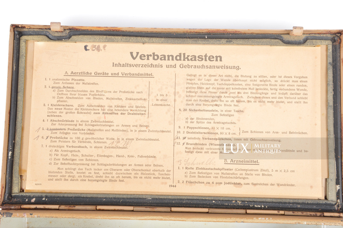 Late-war metal medics first aid box, « Verbandkasten » - photo 18