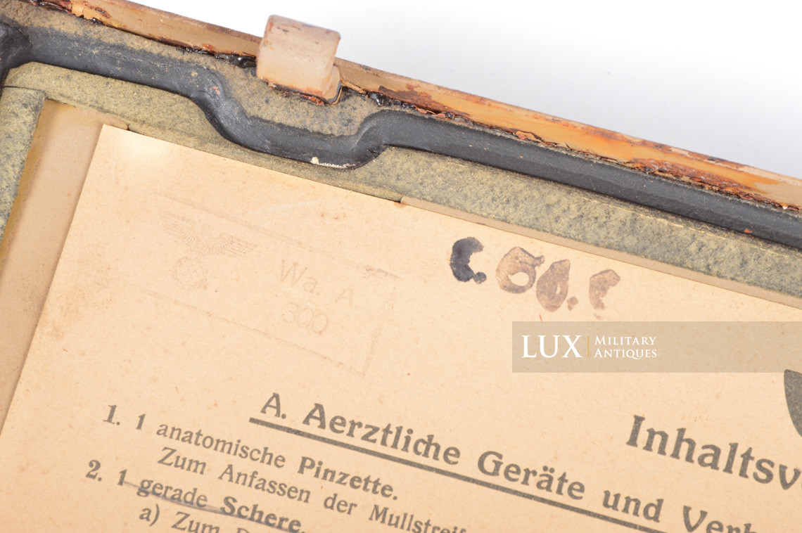 Late-war metal medics first aid box, « Verbandkasten » - photo 19