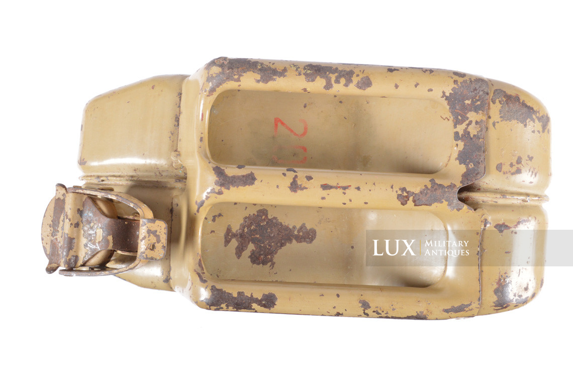 Late war German jerrycan, « 1944 » - photo 12