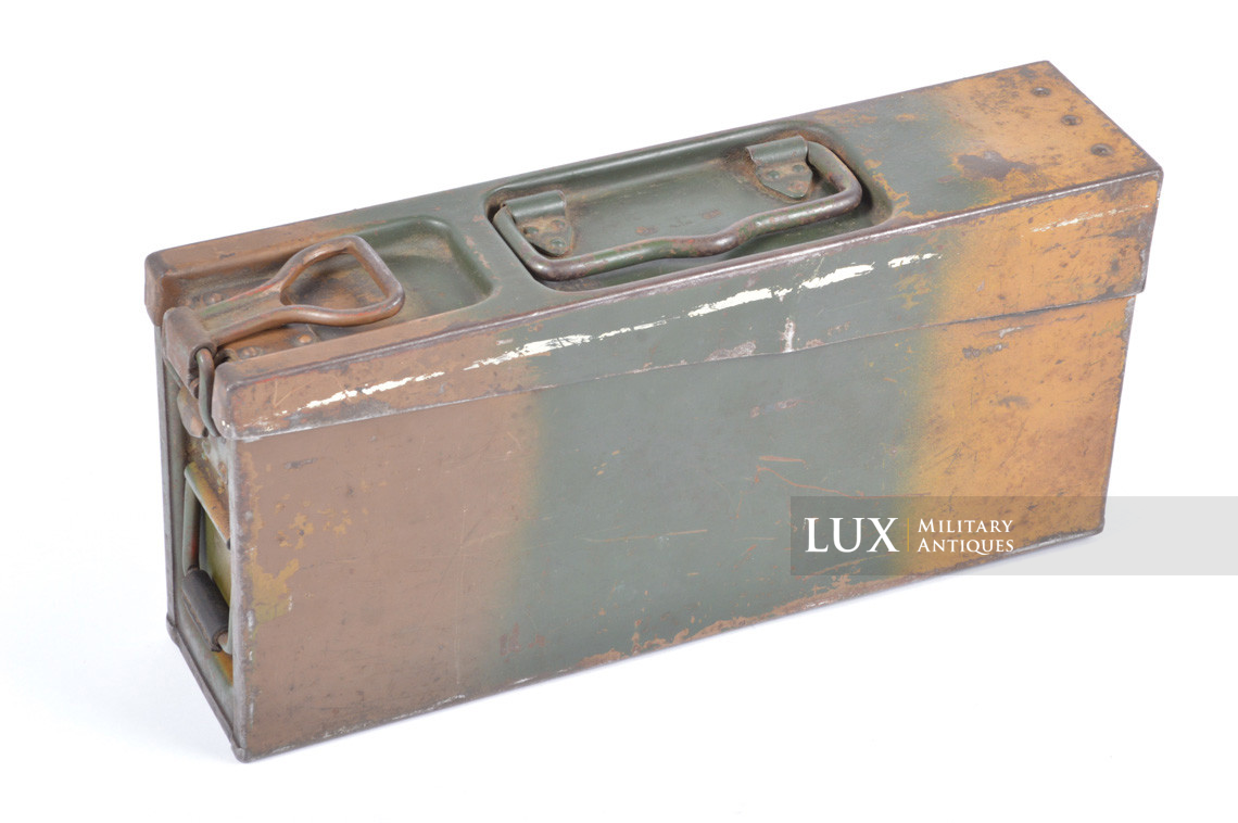 Early German three-tone camouflage MG34 ammunitions case - photo 4