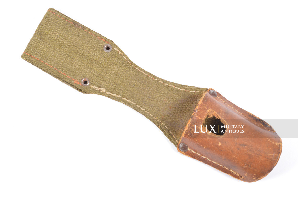 Late-war K98 bayonet frog - photo 4