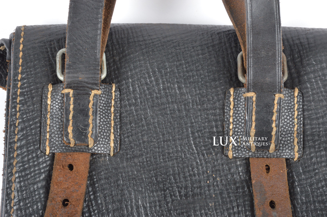 Late-war German map case in black pebbled leather, « RBNr » - photo 11