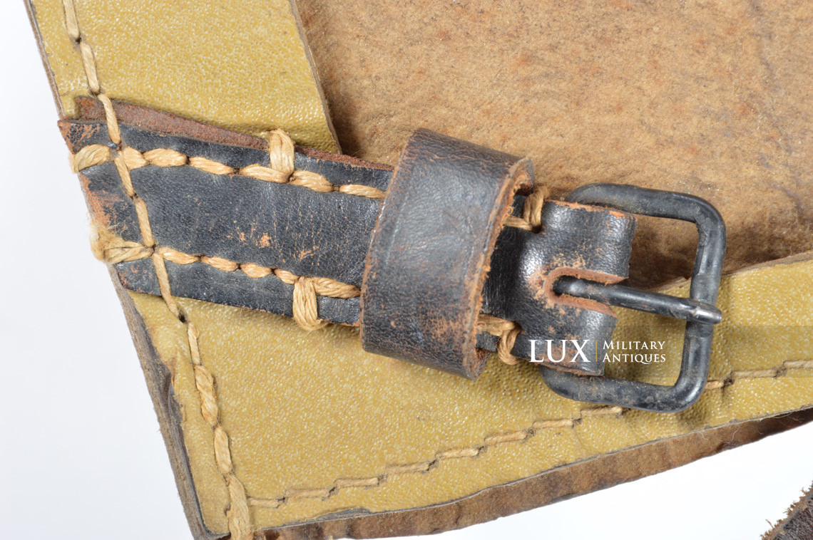 German late-war tan pressed cardboard entrenching tool carrying case - photo 12