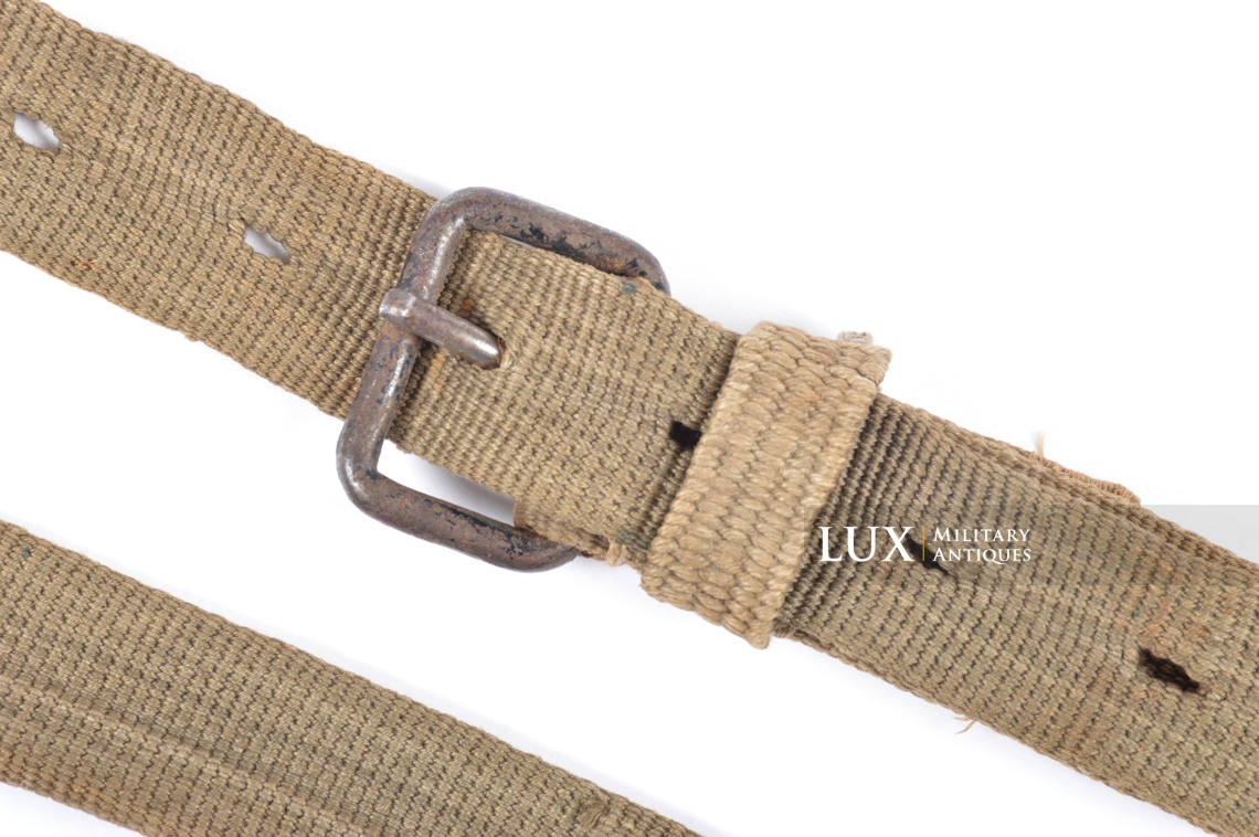Late-war German field telephone carrying strap in green webbing - photo 8