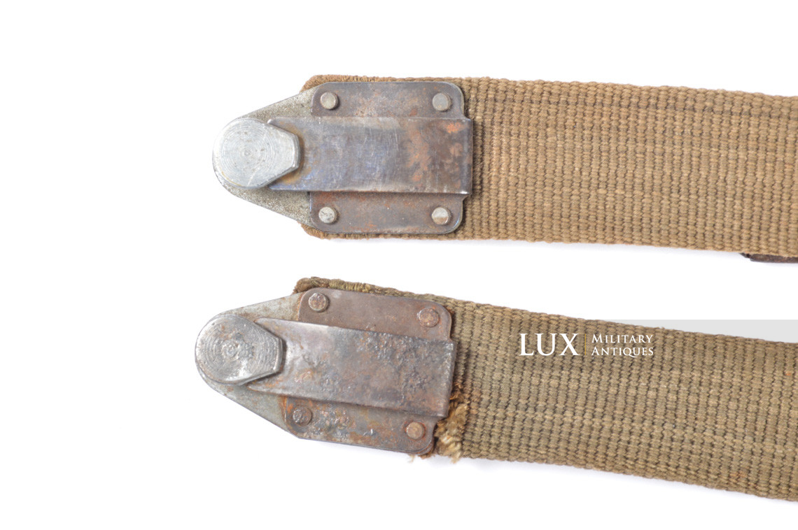 Late-war German field telephone carrying strap in green webbing - photo 11