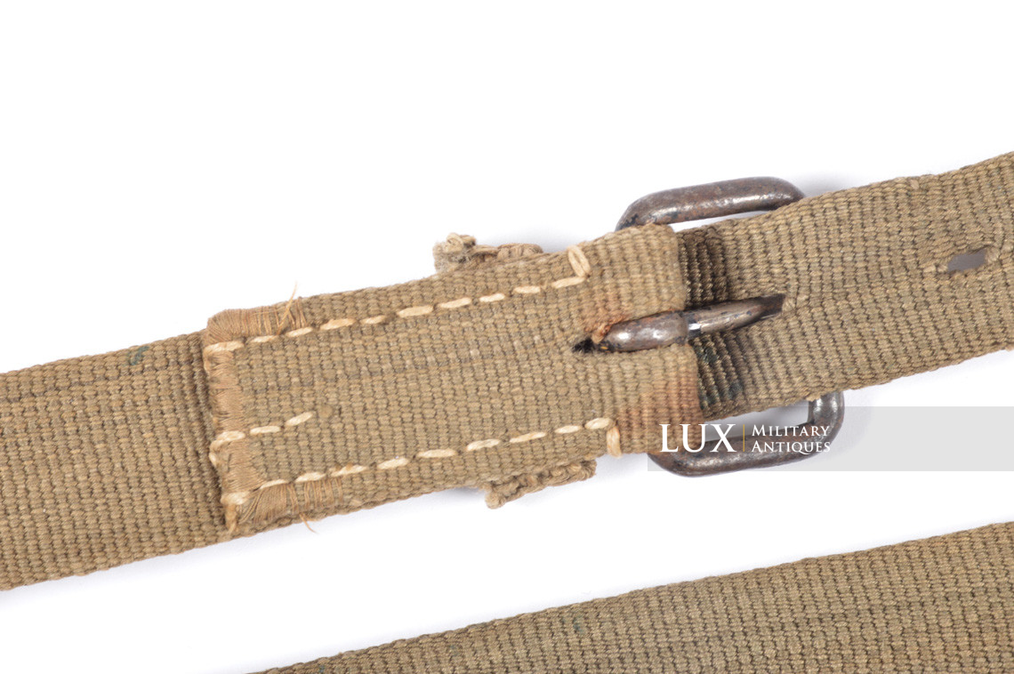 Late-war German field telephone carrying strap in green webbing - photo 12