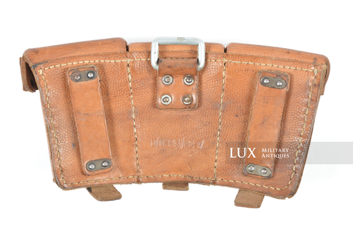 Matching pair of late war k98 ammunition pouches, RBNr « 0/0396/0027 » - photo 9