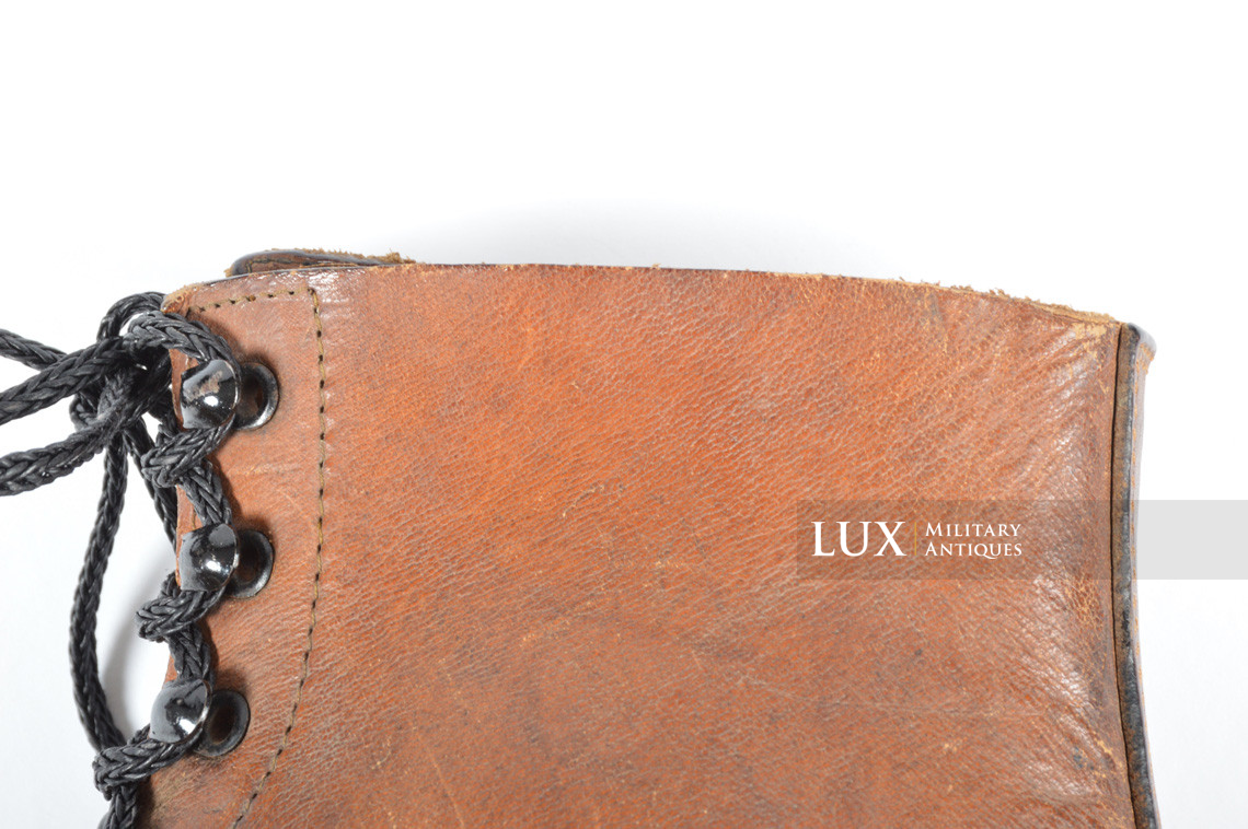 Unissued early-war German low ankle combat boots - photo 9