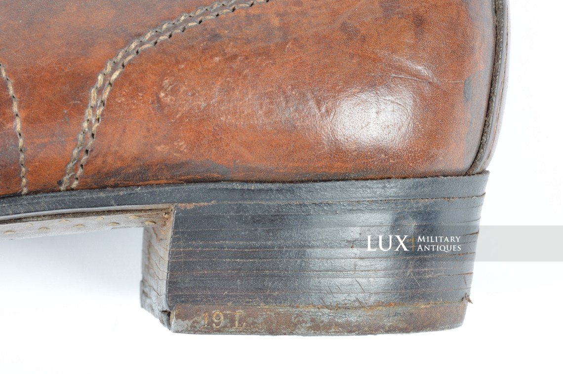Unissued early-war German low ankle combat boots - photo 9