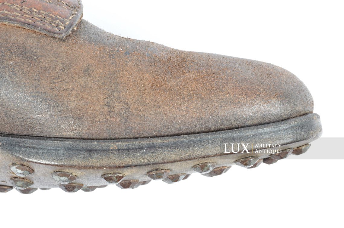 Unissued early-war German low ankle combat boots - photo 15