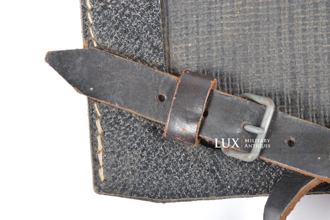 Unissued German entrenching tool carrying case in black pressed cardboard, « nju43 » - photo 8