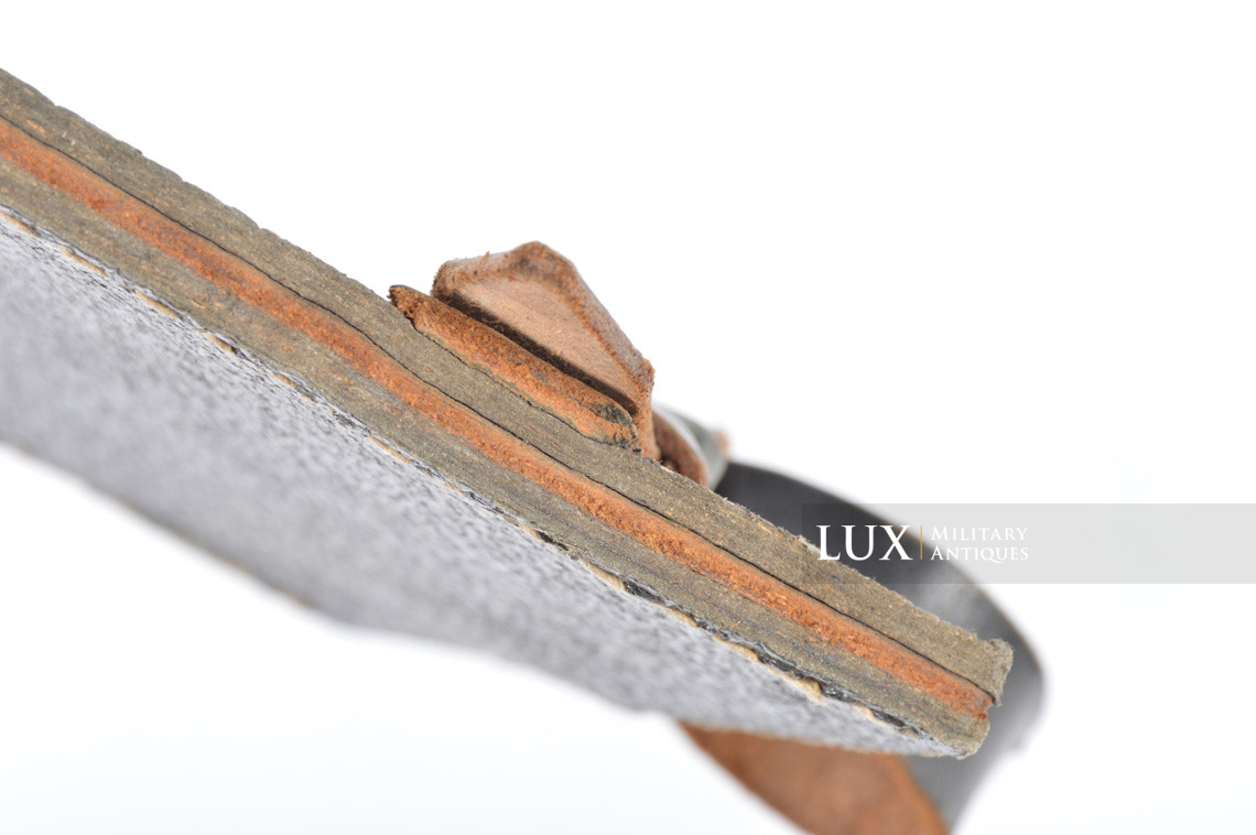 Unissued German entrenching tool carrying case in black pressed cardboard, « nju43 » - photo 14