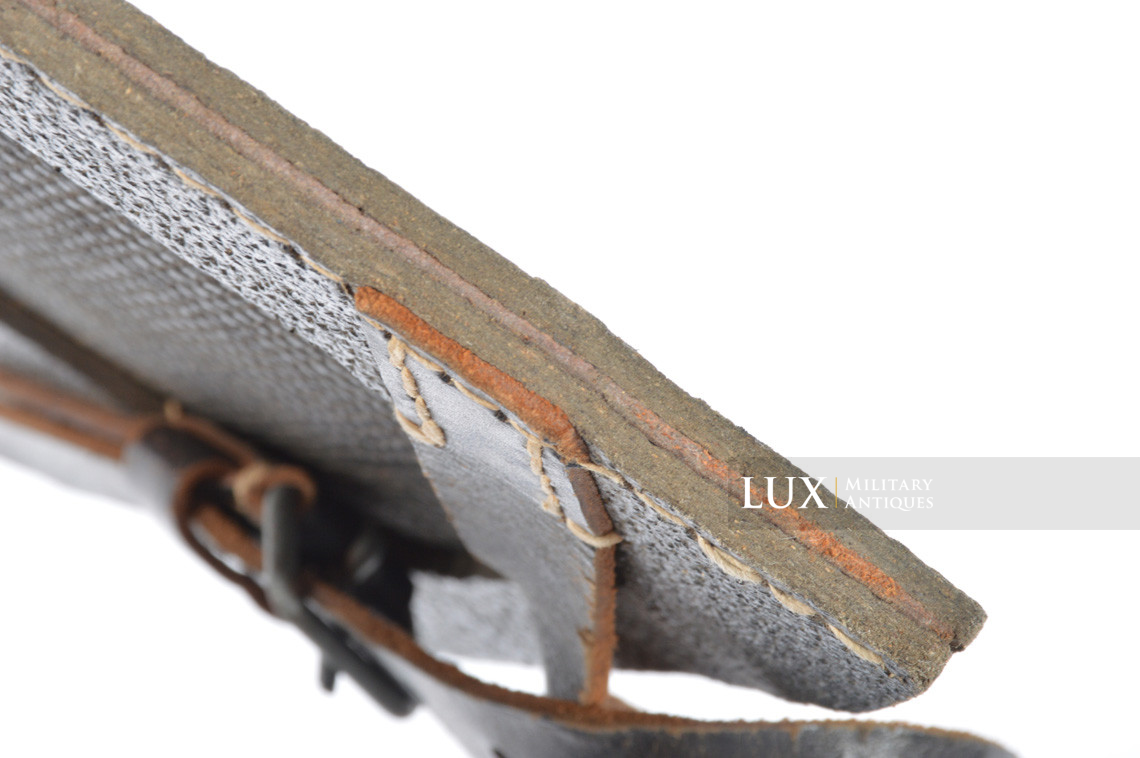 Unissued German entrenching tool carrying case in black pressed cardboard, « nju43 » - photo 15