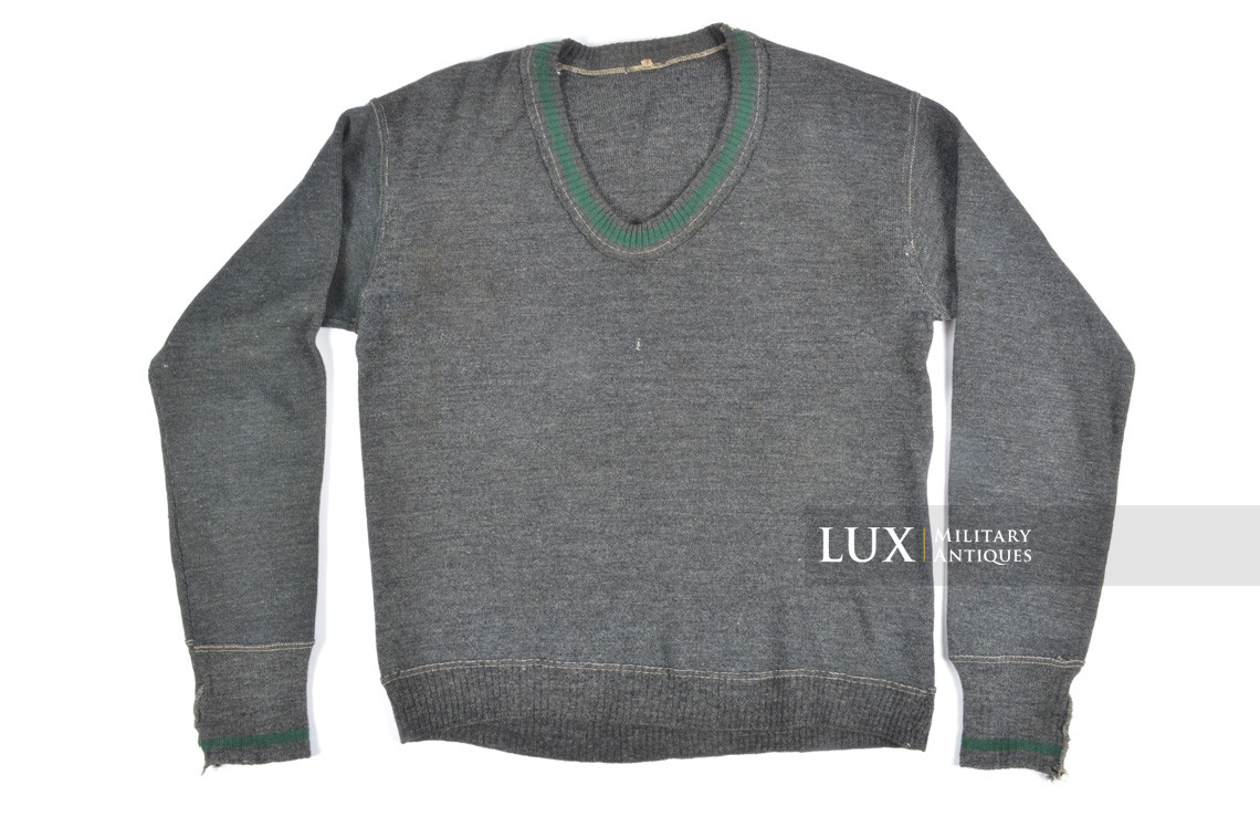 Mid-war German standard wool « v-neck » sweater - photo 4