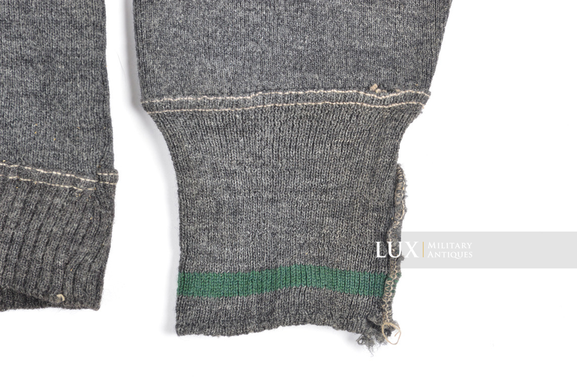 Mid-war German standard wool « v-neck » sweater - photo 12