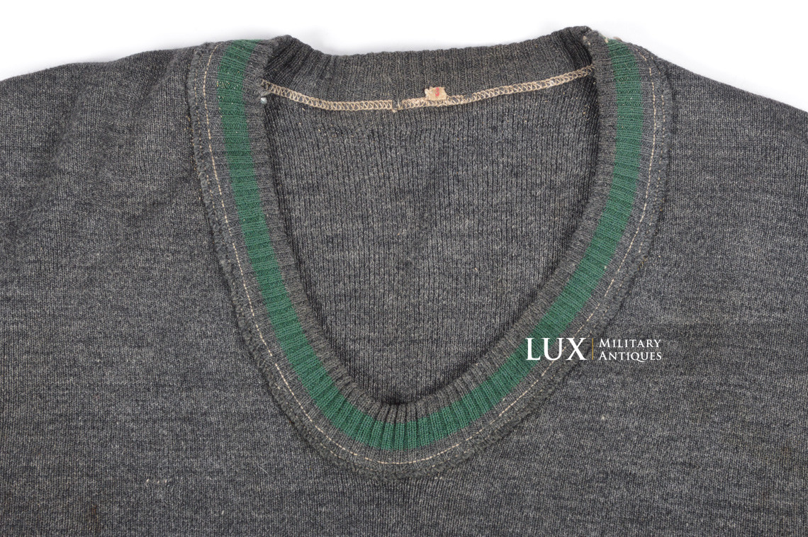Mid-war German standard wool « v-neck » sweater - photo 7