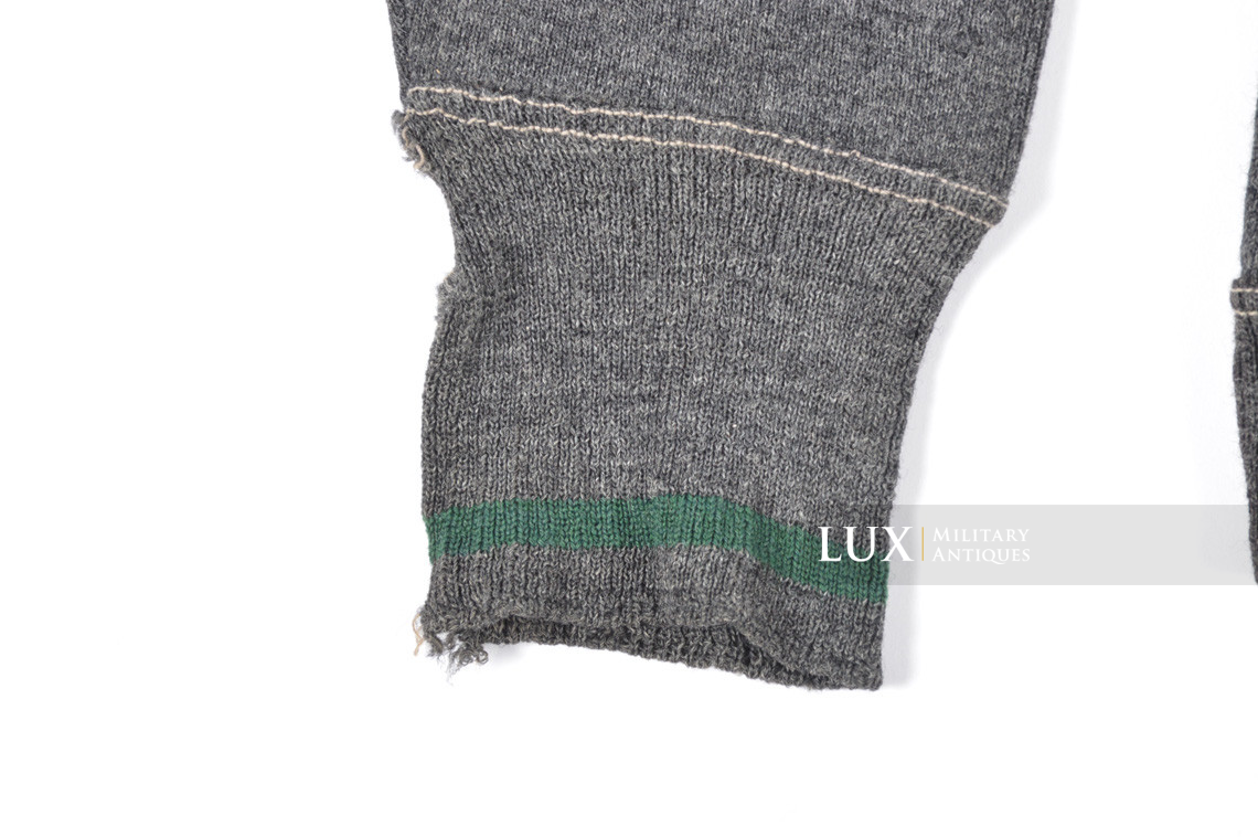 Mid-war German standard wool « v-neck » sweater - photo 15