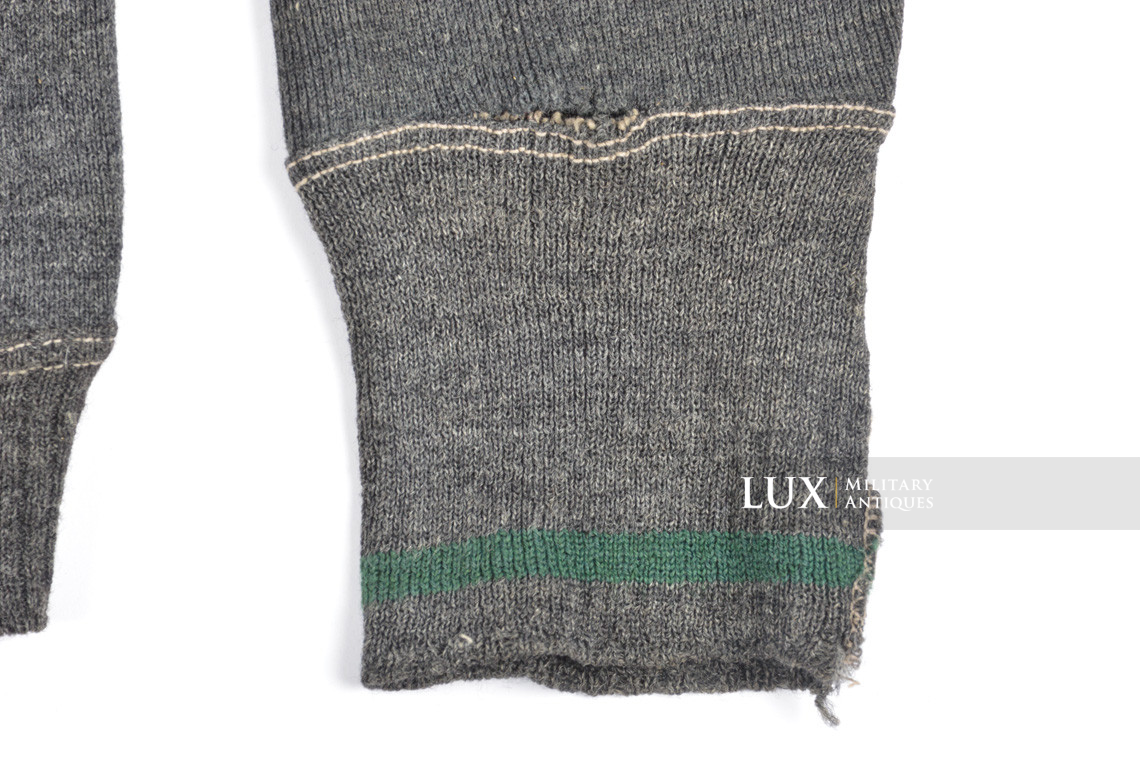 Mid-war German standard wool « v-neck » sweater - photo 17
