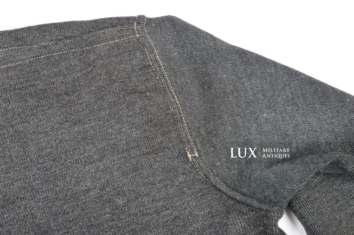 Mid-war German standard wool « v-neck » sweater - photo 19