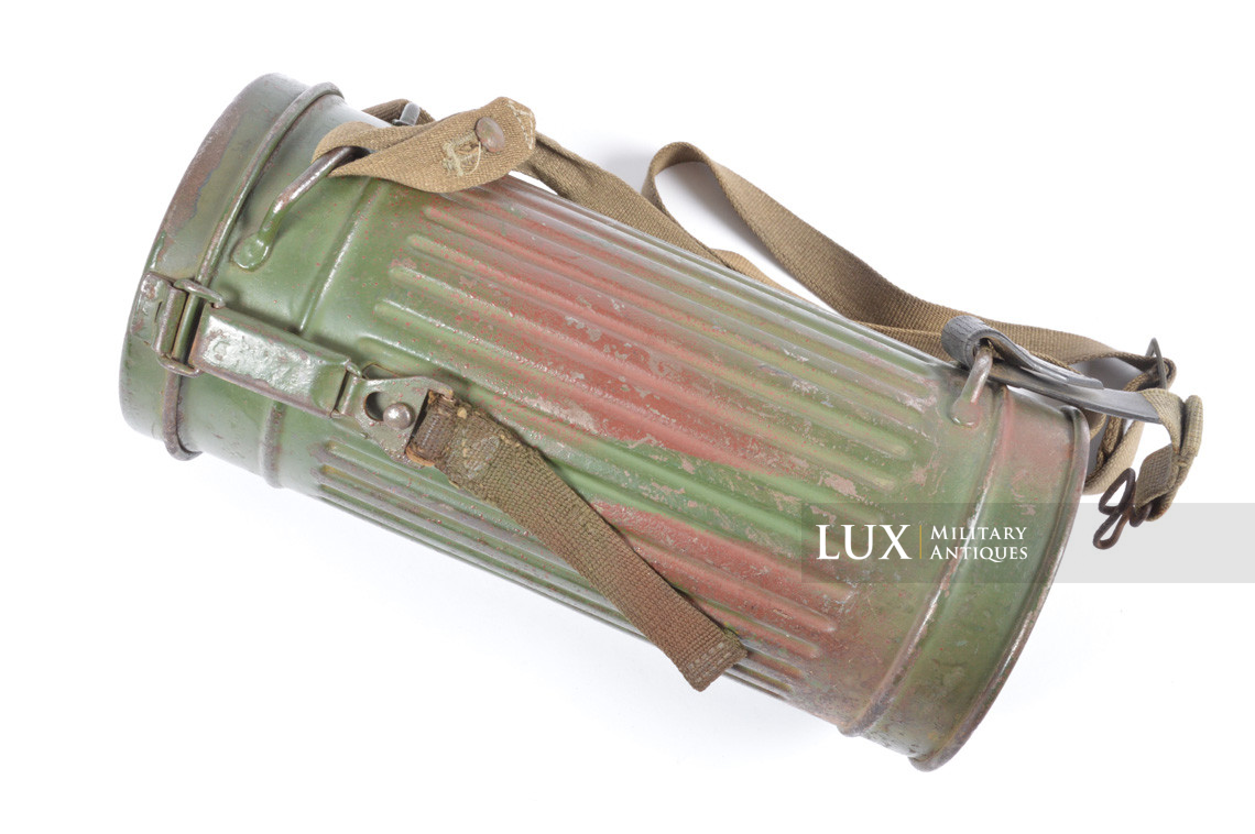 German two-tone camouflage gas mask canister - photo 4