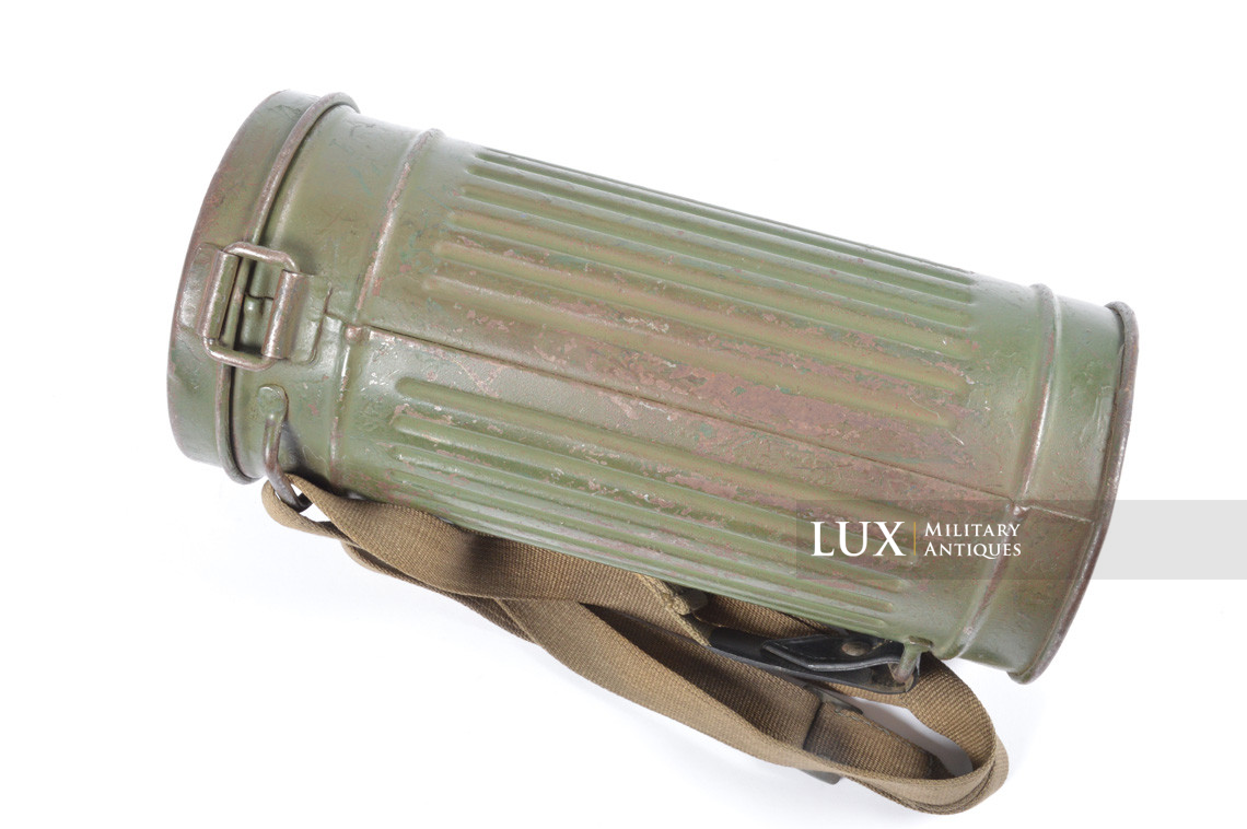 German two-tone camouflage gas mask canister - photo 9