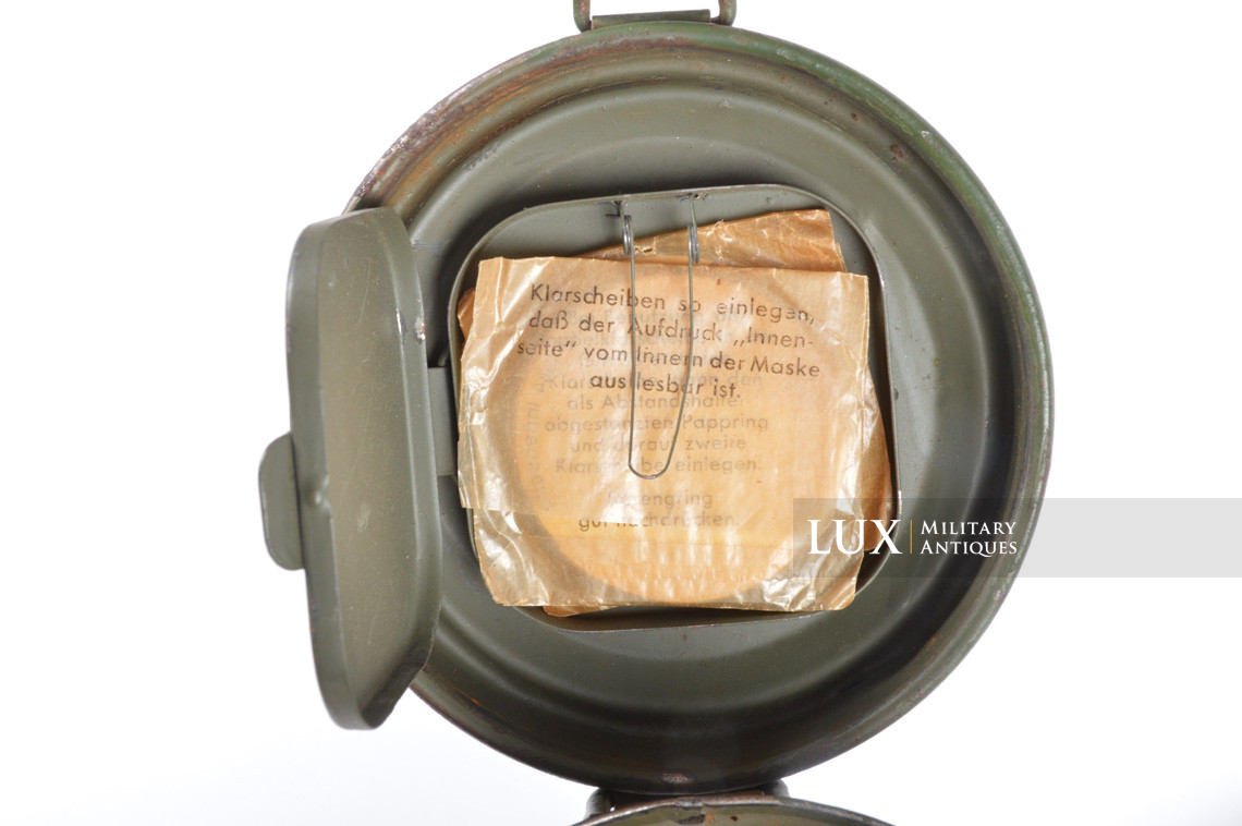 German two-tone camouflage gas mask canister - photo 51
