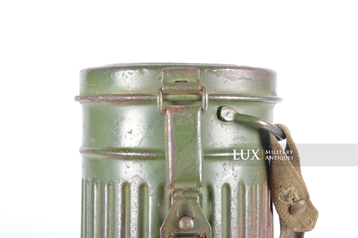 German two-tone camouflage gas mask canister - photo 15