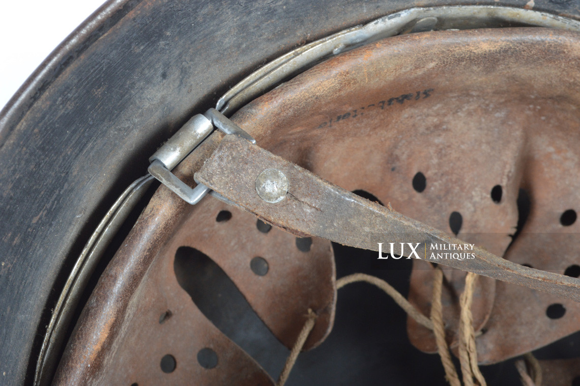 Unique set of German Luftwaffe three tone spray camouflage helmets, « FLAK » - photo 72