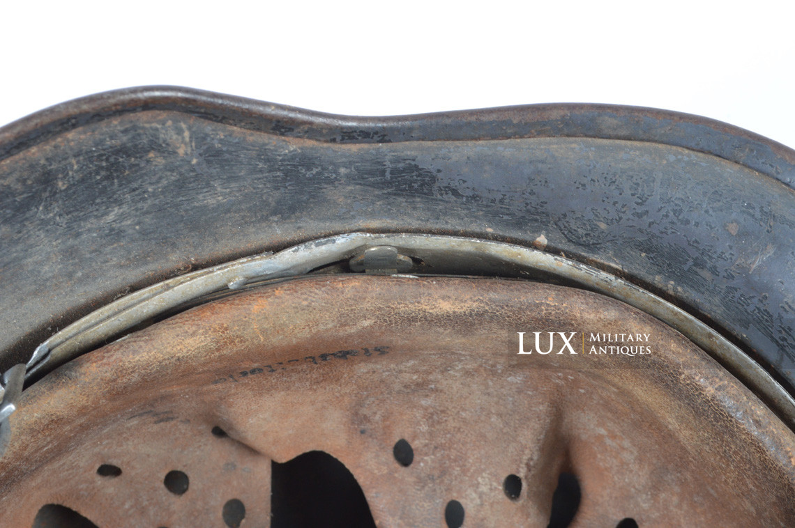 Unique set of German Luftwaffe three tone spray camouflage helmets, « FLAK » - photo 73