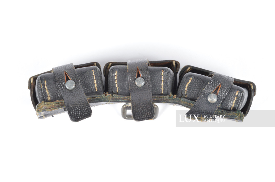 Unissued matching pair of late war k98 ammunition pouches, « RBNr. 0/0560/0101 » - photo 11