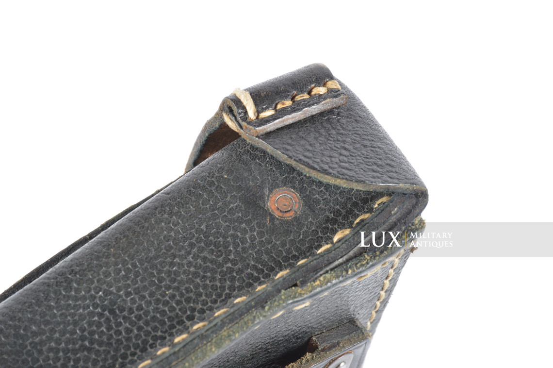 Unissued matching pair of late war k98 ammunition pouches, « RBNr. 0/0560/0101 » - photo 19