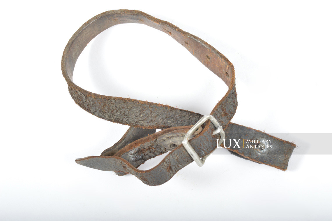 Early-war German helmet chinstrap, « LEON H. BECK 1940 » - photo 4