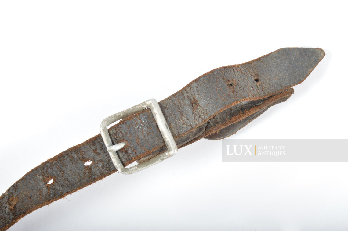 Early-war German helmet chinstrap, « LEON H. BECK 1940 » - photo 7