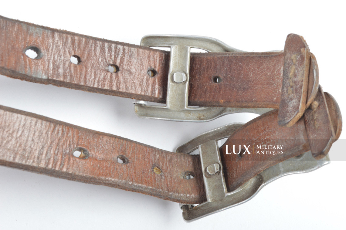 Early Luftwaffe Y-straps in chocolate brown leather, « unit marked / L.B.A. » - photo 16