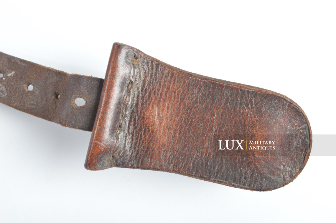 Early Luftwaffe Y-straps in chocolate brown leather, « unit marked / L.B.A. » - photo 10