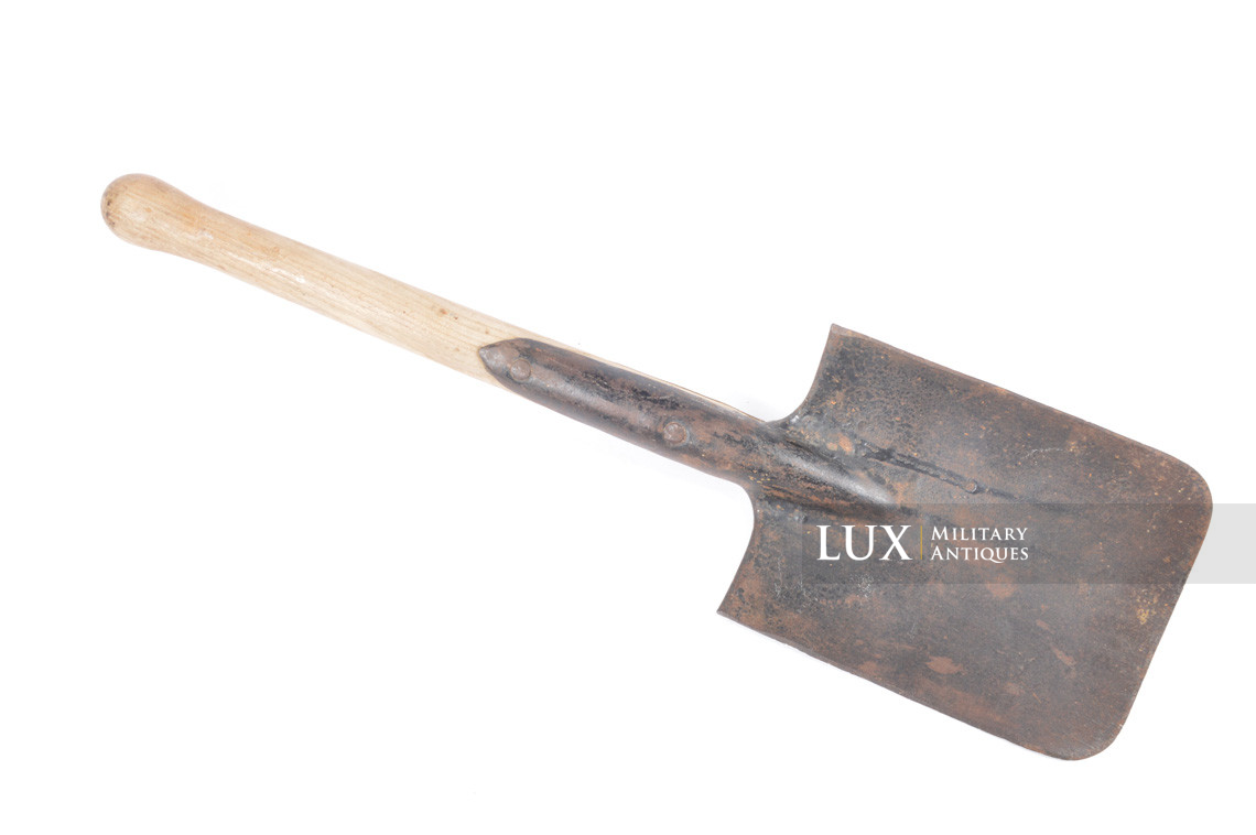 German mid-war entrenching tool - photo 4
