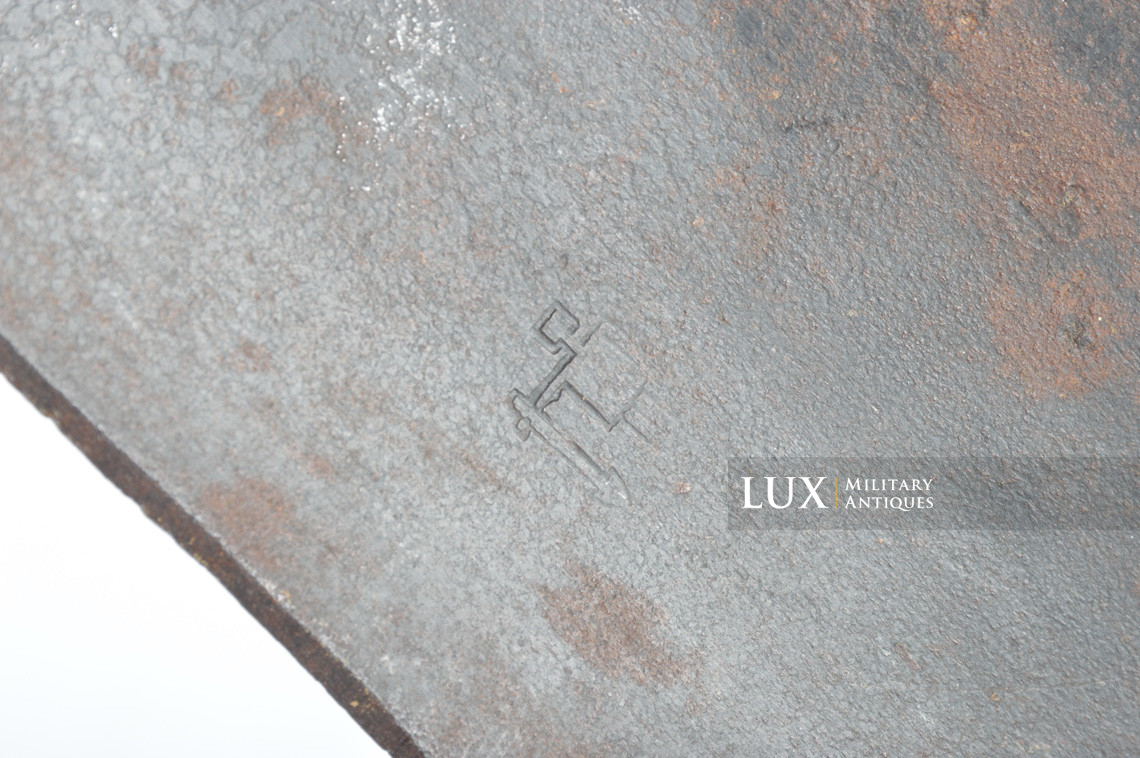 German mid-war entrenching tool - photo 8