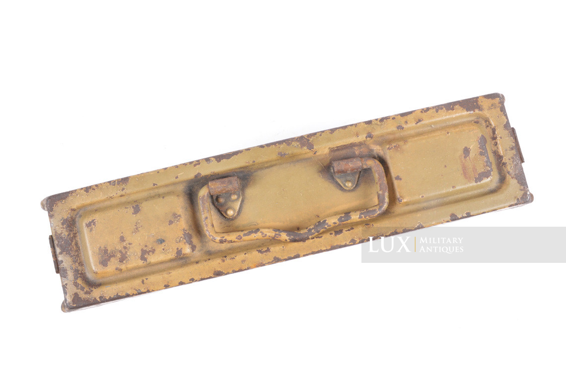Late-war camouflaged MG34/42 ammunition case - photo 9