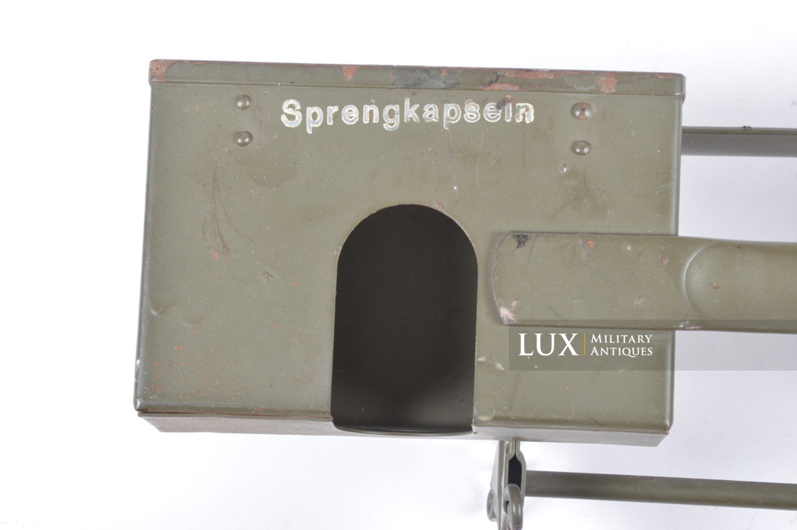 German M24 stick grenade carrier box with internal storage rack, « 1939 » - photo 10