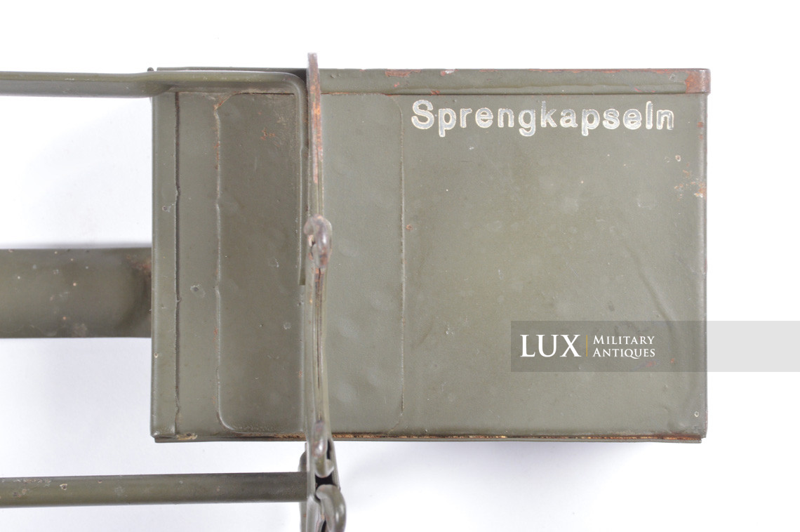 German M24 stick grenade carrier box with internal storage rack, « 1939 » - photo 15