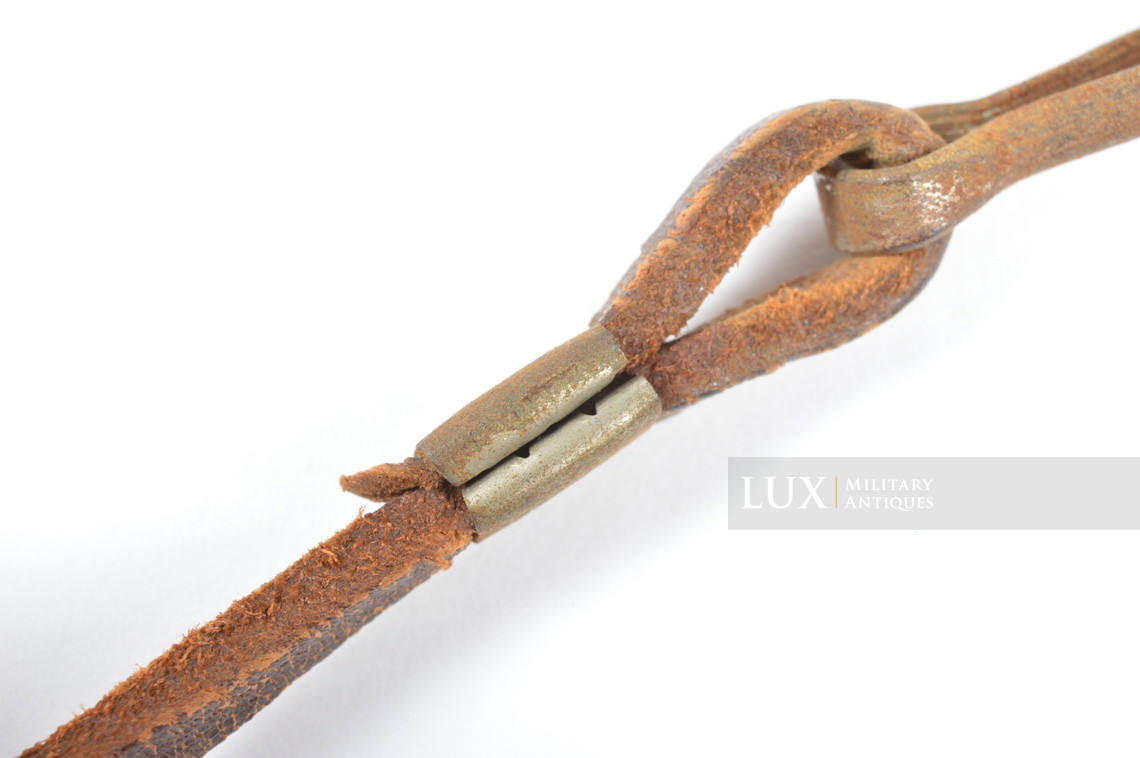 Luftwaffe gravity knife lanyard in leather - photo 10