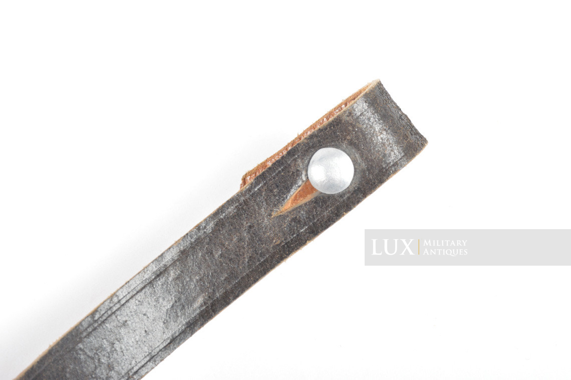 Early German helmet chinstrap in pigskin leather, « Rahm & Kampmann » - photo 9