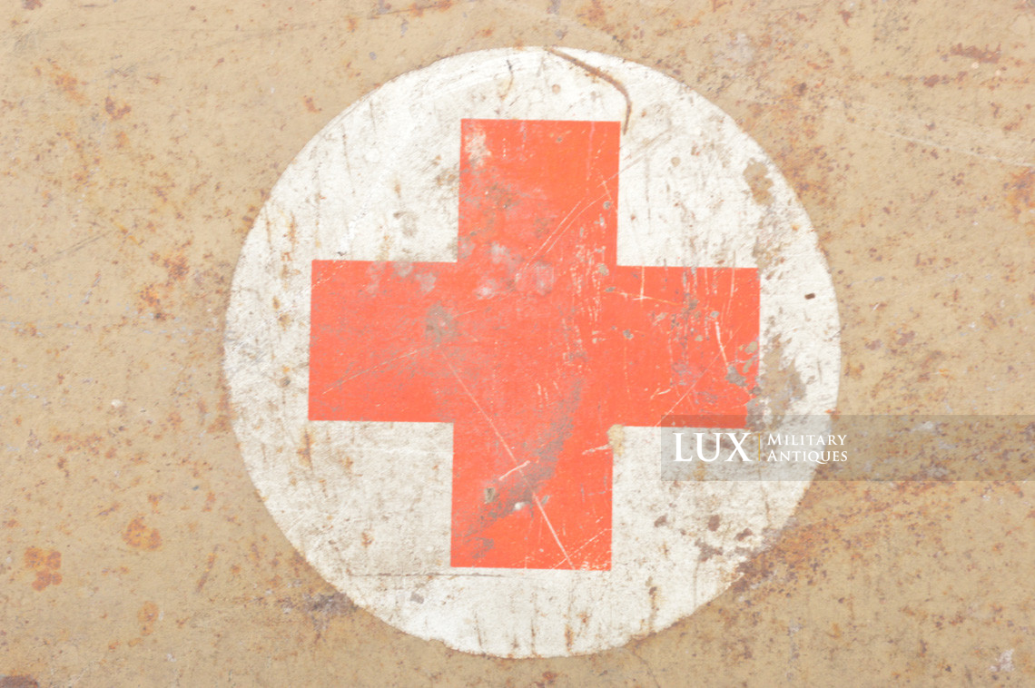 Late-war metal medics first aid box, « Verbandkasten » - photo 10