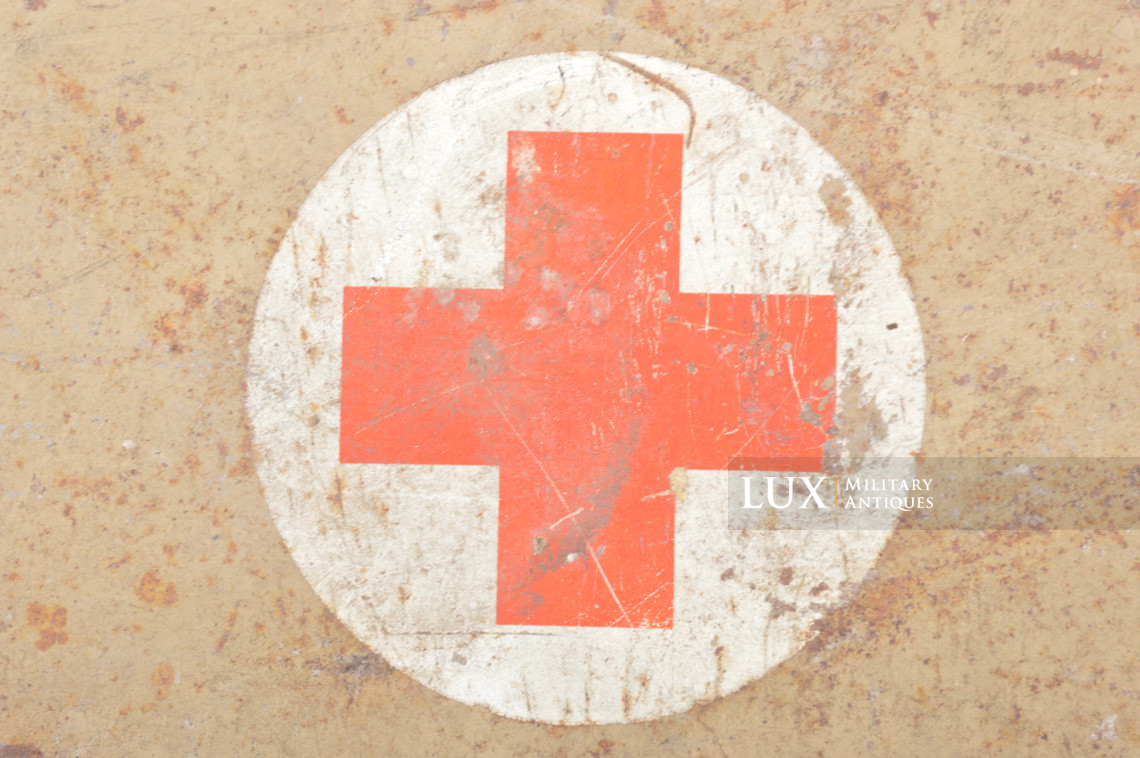 Late-war metal medics first aid box, « Verbandkasten » - photo 10