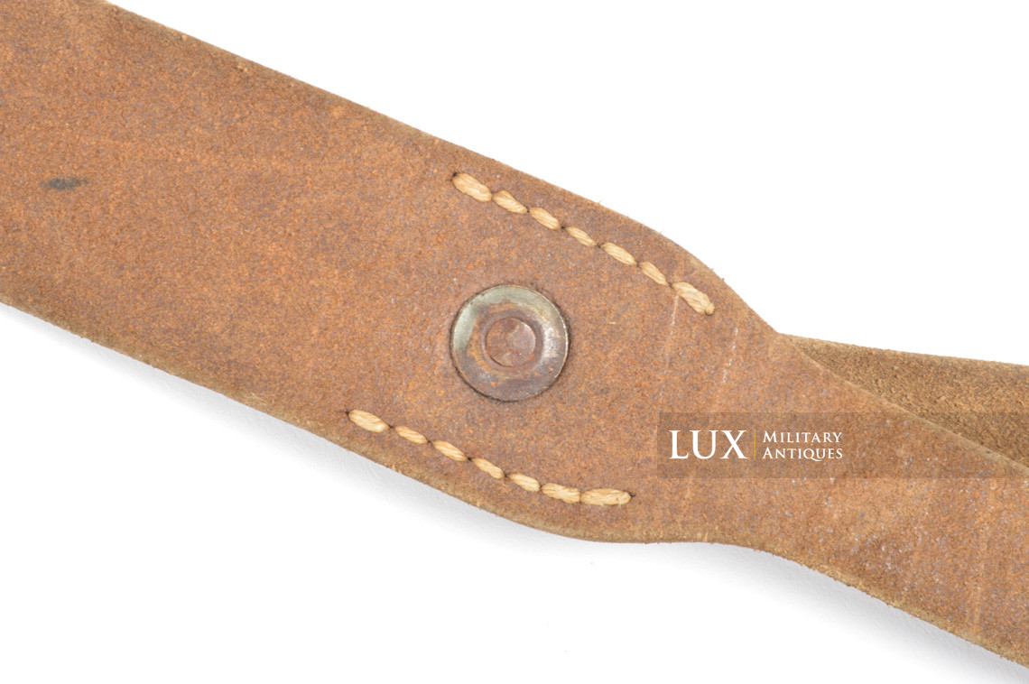 German late war leather combat Y-straps in natural brown leather, « RBNr » - photo 13