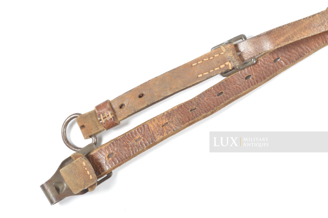 German late war leather combat Y-straps in natural brown leather, « RBNr » - photo 17