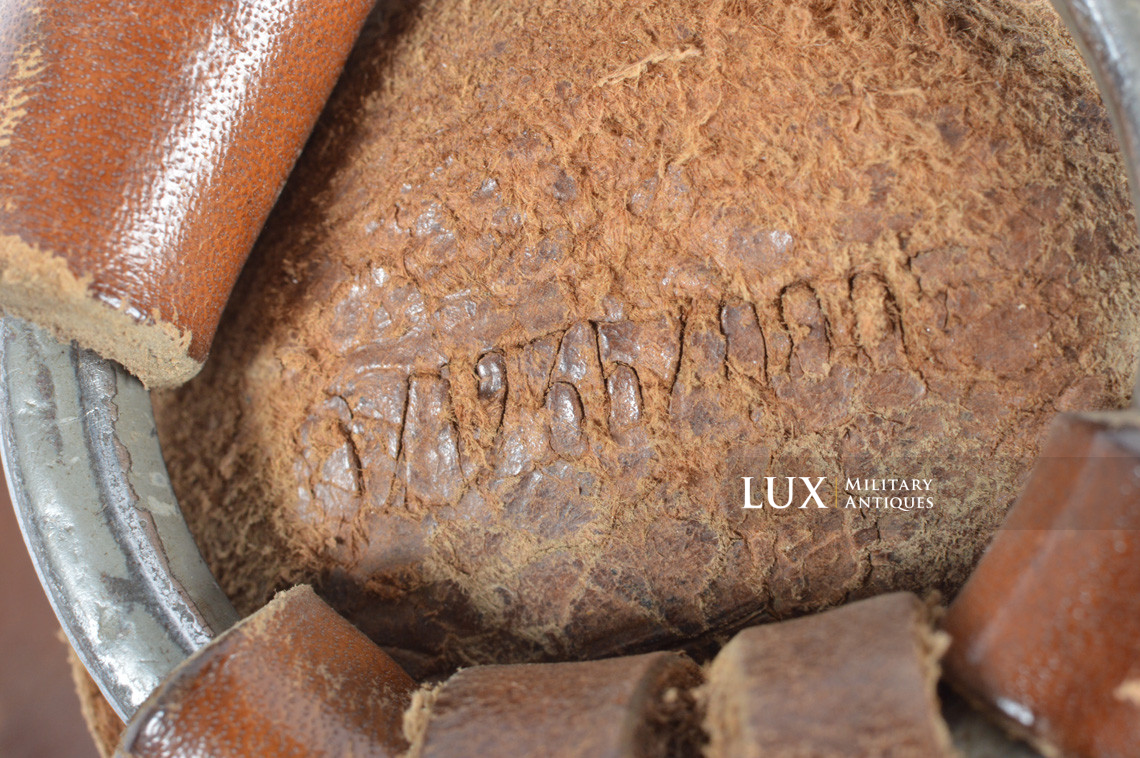 German late war leather combat Y-straps in natural brown leather, « RBNr » - photo 11